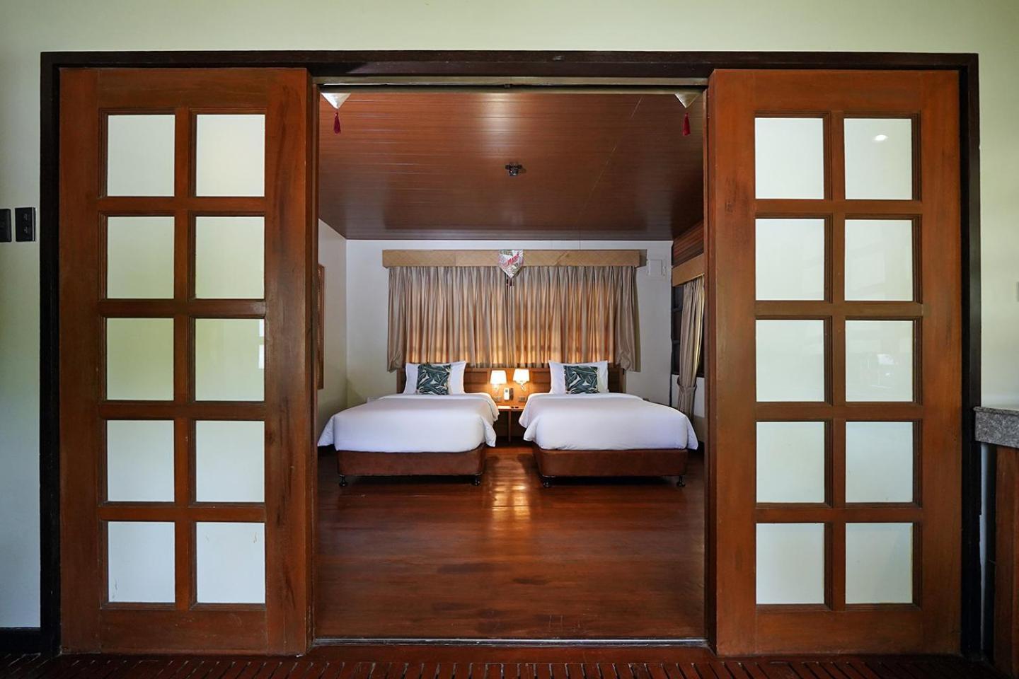 Club Serena Resort Moalboal Exterior photo