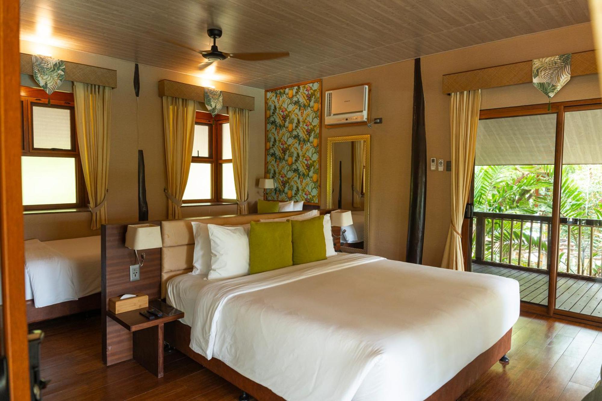 Club Serena Resort Moalboal Exterior photo