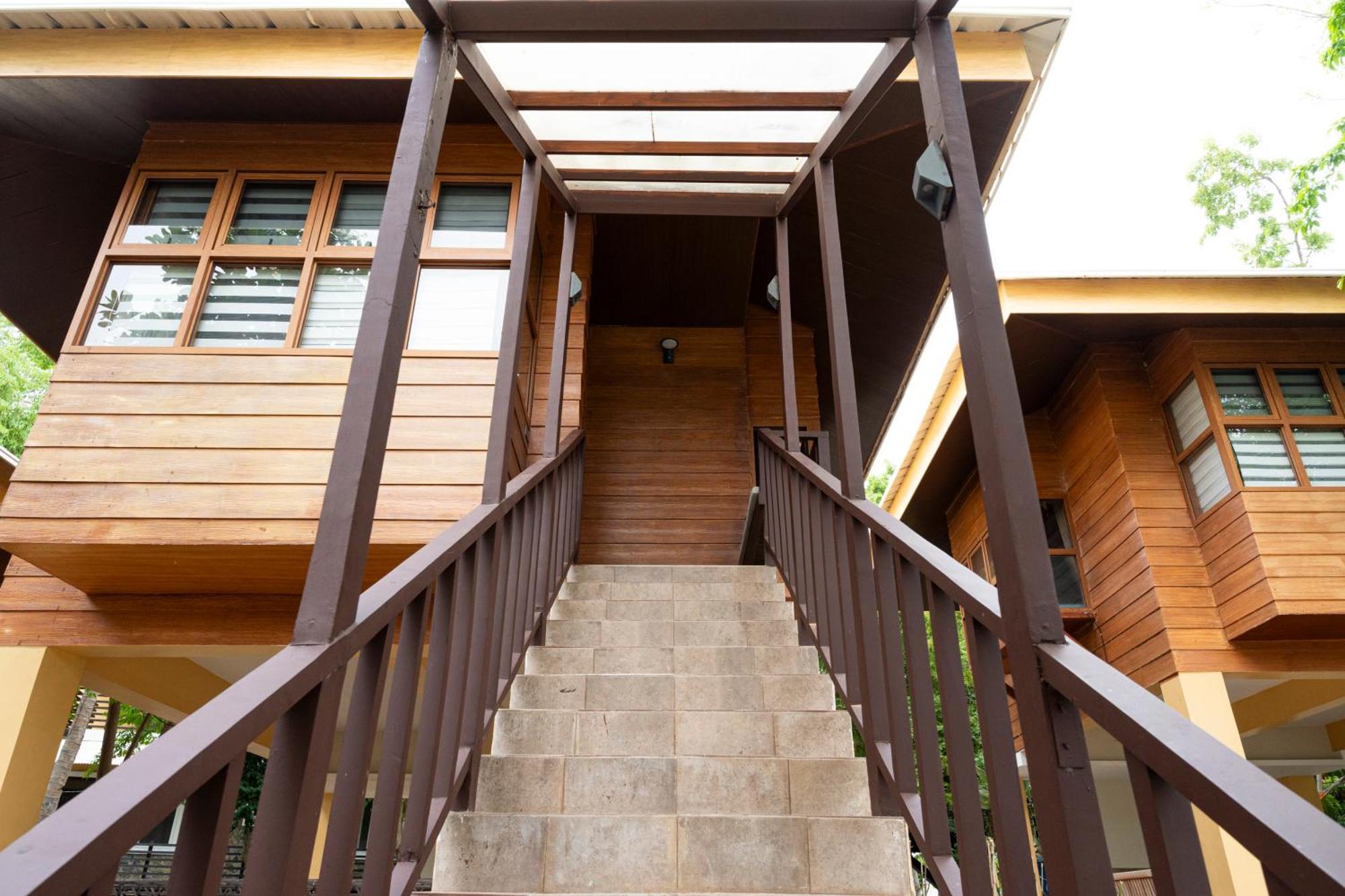 Club Serena Resort Moalboal Exterior photo